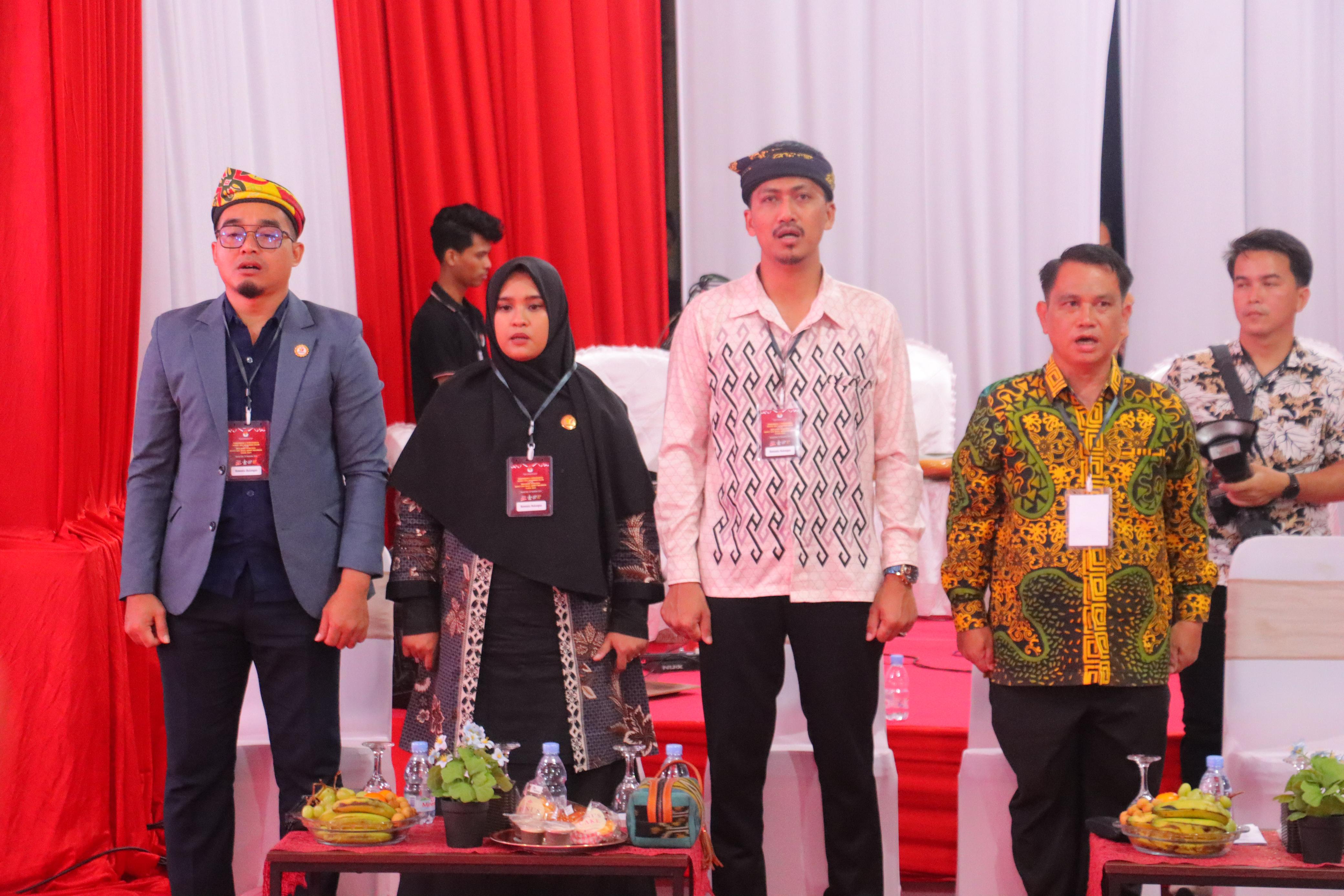 foto: Ketua dan anggota Bawaslu Bulungan saat menghadiri dan mengawasi tahapan pengundian dan penetapan Nomor Urut Pasangan Calon