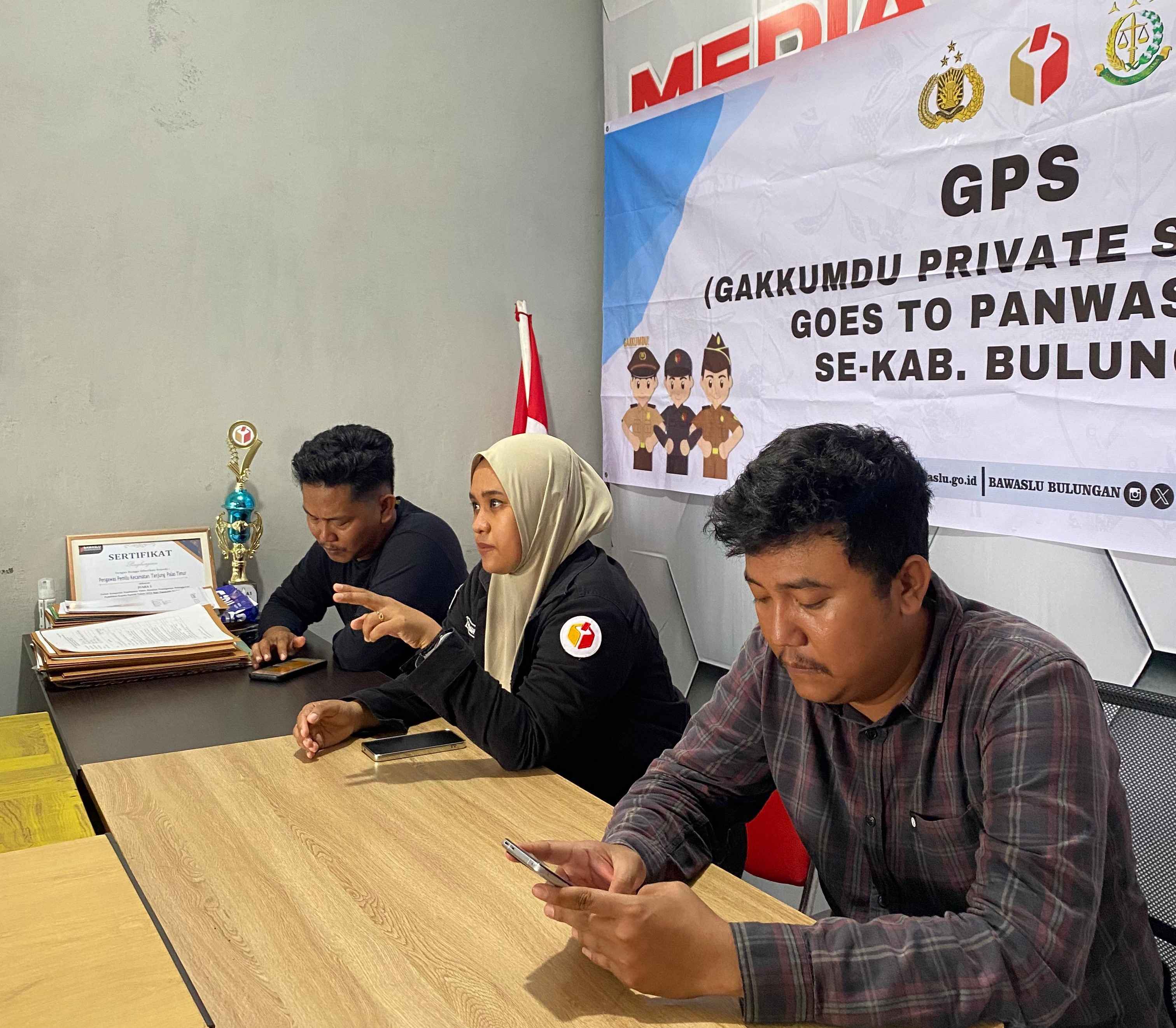 Poto: Kordiv PPPS Bawaslu Bulungan dan unsur Kepolisian yang tergabung dalam Gakkumdu