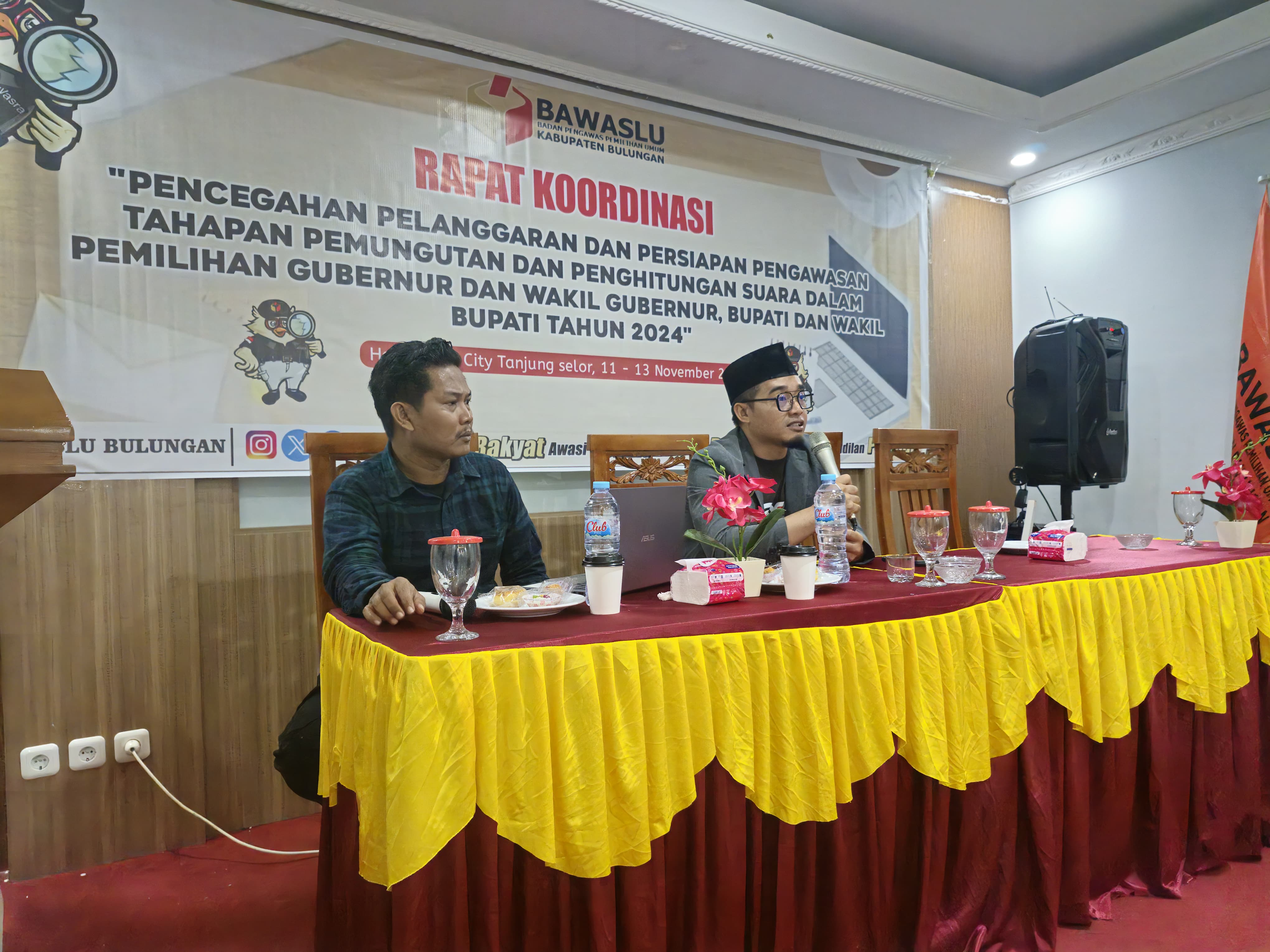 Foto Ketua Bawaslu Bulungan saat membuka kegiatan Rapat Koordinasi (Senin, 11/11/2024) di Hotel New City