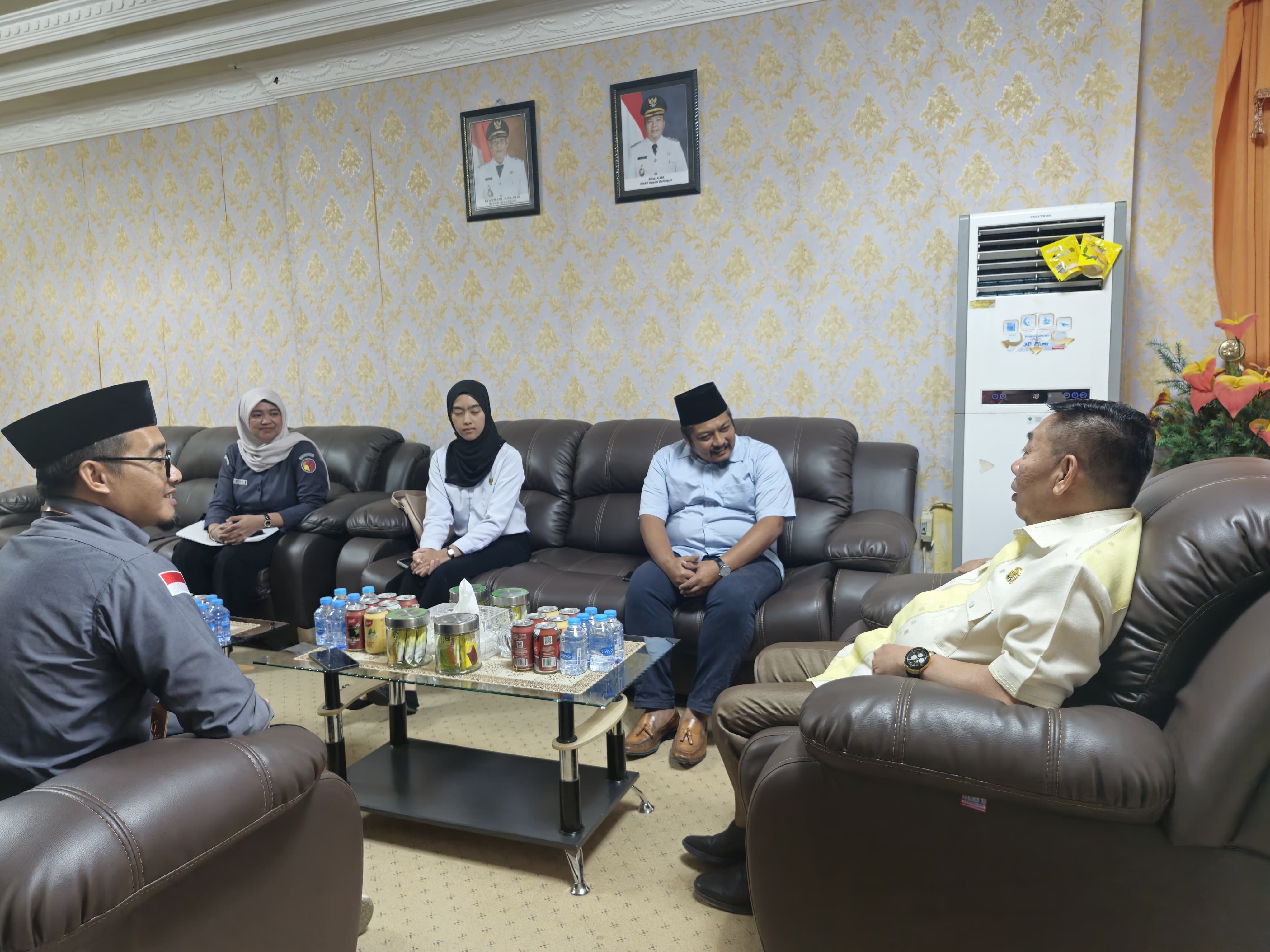 Foto: Bawaslu Bulungan saat Bercengkrama dengan Ketua DPRD Bulungan