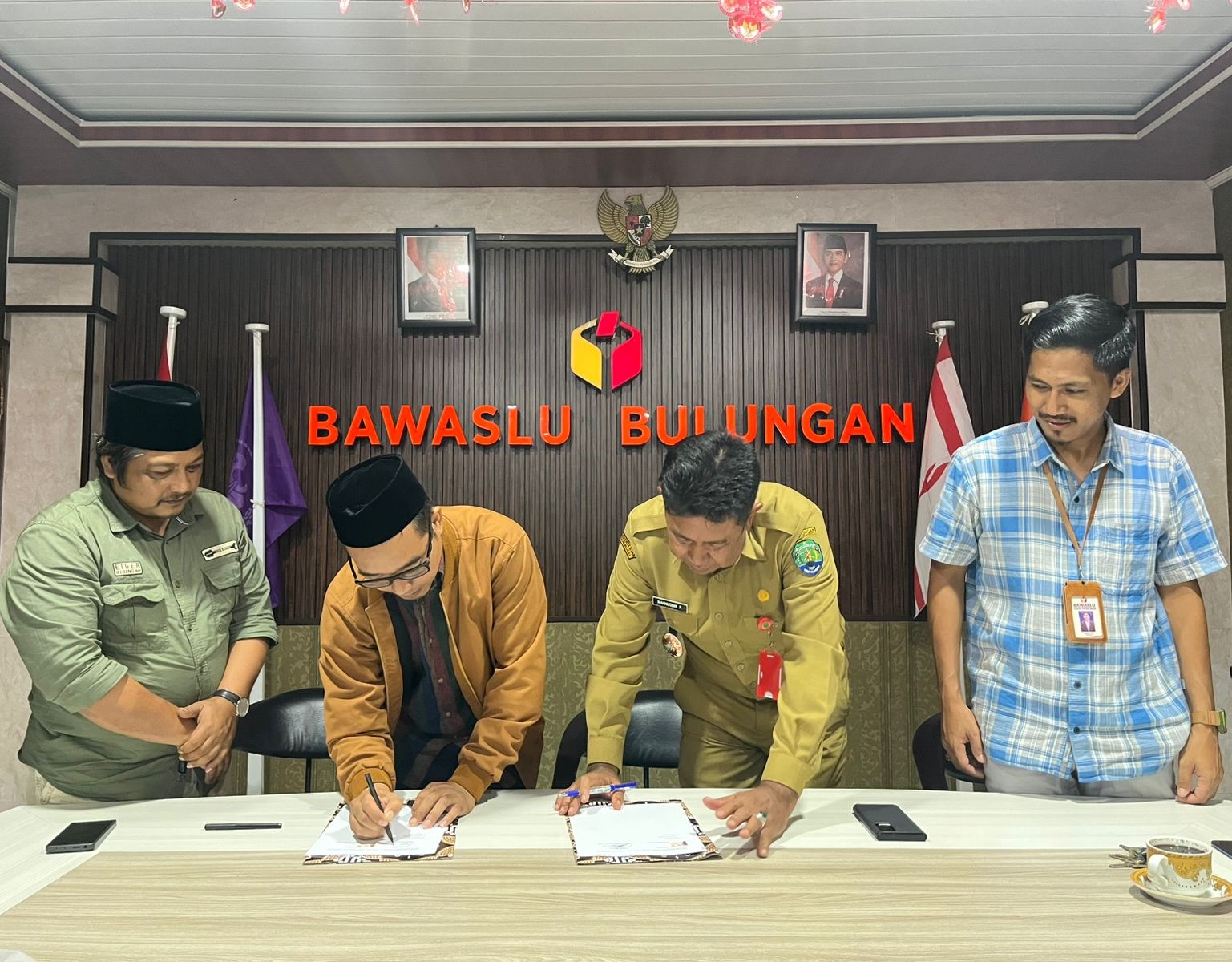 Penandaganganan PKS Bawaslu Bulungan dengan Kwarcab Bulungan sinergi Tingkatkan Kesadaran Pengawasan Partisipatif.