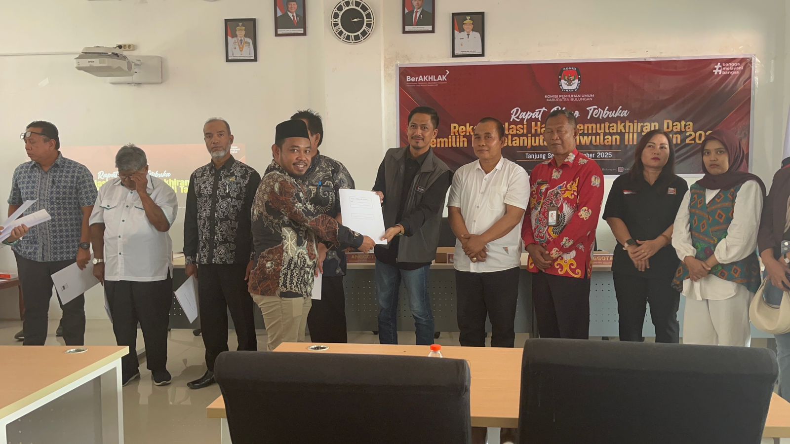 Bawaslu Bulungan mengikuti rapat pleno terbuka rekapitulasi daftar pemilih berkelanjutan (DPB) Triwulan III Tahun 2025 yang digelar Komisi Pemilihan Umum (KPU) Kabupaten Bulungan, pada Kamis (02/10)