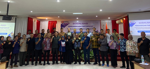 Tanjung Selor-Badan Pengawasan Pemilihan Umum Kabupaten Bulungan (Bawaslu Bulungan) menggelar sosialisasi partisipatif bagi seluruh Kepala Desa/Lurah se-Kabupaten Bulungan. Kegiatan berlangsung di Hotel Pangeran Khar. Sabtu,  (21/09). Kegiatan tersebut bertujuan untuk memperkuat peran kepala desa dan lurah sebagai mitra strategis dalam pengawasan Pemilihan Kepala Daerah (Pilkada) tahun 2024. Koordinator Divisi Penanagan Pelanggaran dan Penyelesaian Sengketa Bawaslu Bulungan Sri Wahyuni mengatakan kegiatan i