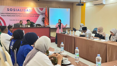 Poto: Kordiv Penanganan Pelanggaran dan Penyelesaian Sengketa Bsawaslu Bulungan saat memberikan materi