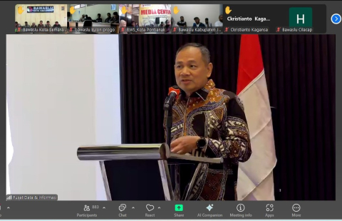 Sekjen Bawaslu Ichsan Fuady memberikan arahan dalam Kick Off pembukaan Orientasi PPPK Bawaslu tahun 2025 secara daring, Kamis (21/08)