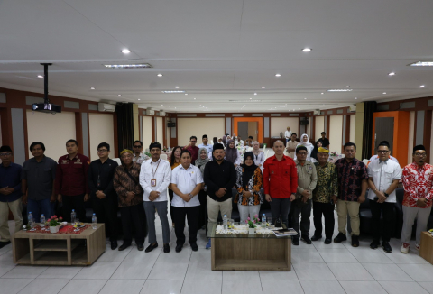 Foto bersama giat Penguatan Kelembagaan oleh Bawaslu Kabupaten Bulungan