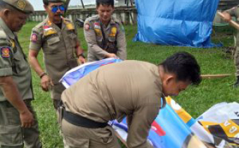 Baliho dan Spanduk Melanggar Peraturan Daerah Ditertibkan