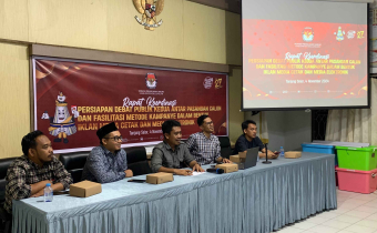 Ketua Bawaslu Bulungan saat menghadiri Rakor Oleh KPU Bulungan