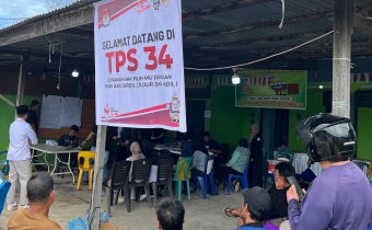 Poto: Ketua dan Anggota Bawaslu Bulungan Awasi Ketat TPS. (Foto: Doc.Humas Bawaslu Bulungan)