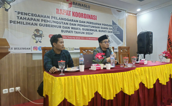 Foto Ketua Bawaslu Bulungan saat membuka kegiatan Rapat Koordinasi (Senin, 11/11/2024) di Hotel New City