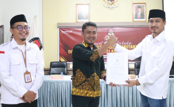 Foto: Penyerahan BA Rekapitulasi Daftar Pemilih Berkelanjutan Triwulan II Tahun 2025 oleh KPU kepada Bawaslu Bulungan.