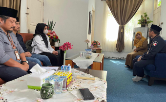 Ketua Bawaslu Dwi Suprapto dan Jajaran Sekretariat Bawaslu Bulungan saat menyambangi Kantor BKPSDM Kabupaten Bulungan, Senin (24/7/2024)/foto: Humas Bawaslu Bulungan