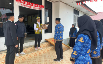 Pembacaan Proklamasi Kemerdekaan Republik Indonesia pada HUT RI Ke-80 oleh Ketua Bawaslu Bulungan