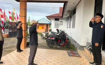 Pelaksanaan apel pagi rutin dilingkungan Sekretariat Bawaslu Kabupaten Bulungan, Senin (11/08)