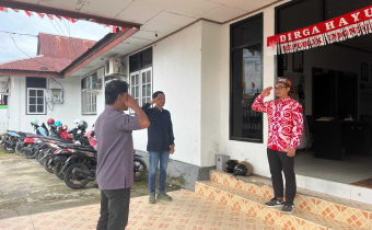 Ketua Bawaslu Kabupaten Bulungan. Dwi Suprapto, saat memimpin apel pagi, Senin (01/09).