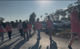Suasana jalan sehat Jumat Sehati dan Jumpa Berlian jajaran Bawaslu Bulungan (29/08/)