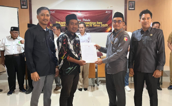 Penyerahan BA Hasil Pleno PDPB Triwulan IV Tahun 2025 Oleh KPU kepada Bawaslu Kabaupaten Bbulungan (Foto: Humas Bawaslu Bulungan)