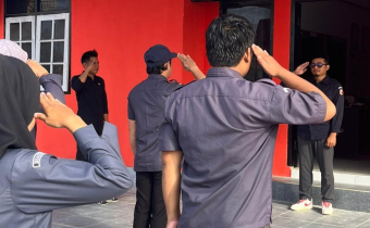 Ketua Bawaslu Bulungan, Dwi Suprapto, saat memimpin  pagi rutin yang digelar setiap hari Senin (20/04).