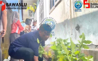 Bawaslu Kabupaten Bulungan Gelar Jumat Sehati Melalui Olahraga Badminton
